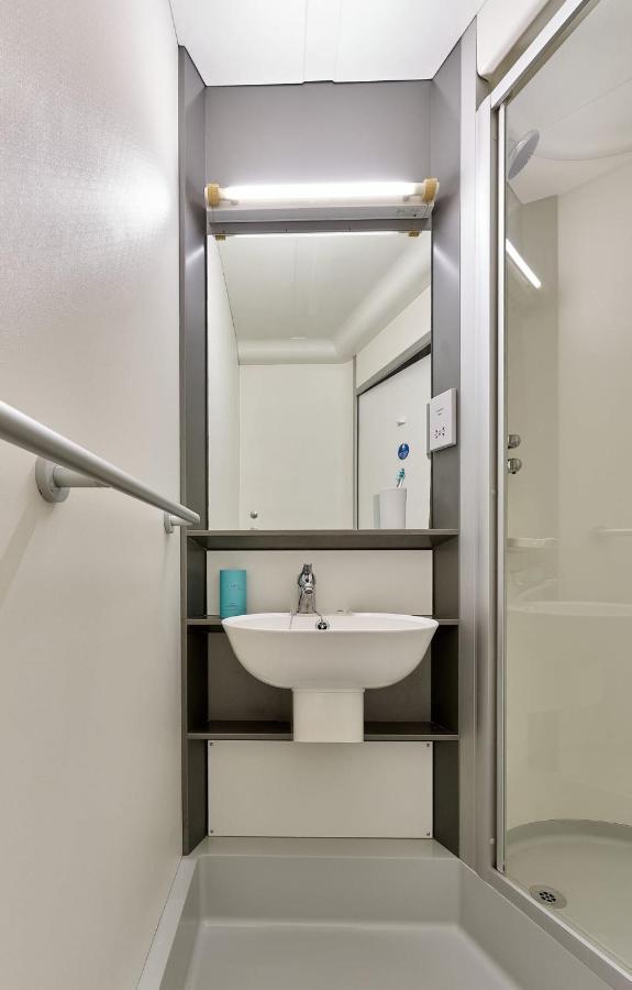 Cosy Ensuite Bedrooms At Trust House Near Exeter City Centre Exterior photo